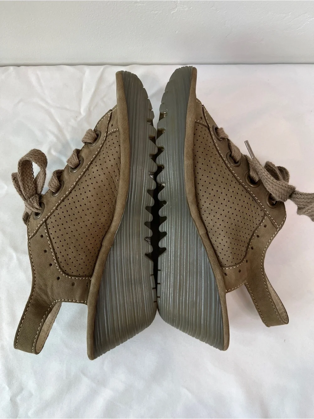 Fly London Yuta Platform Wedge Sandals Khaki Taupe Nubuck Womens Size 39 US 8.5